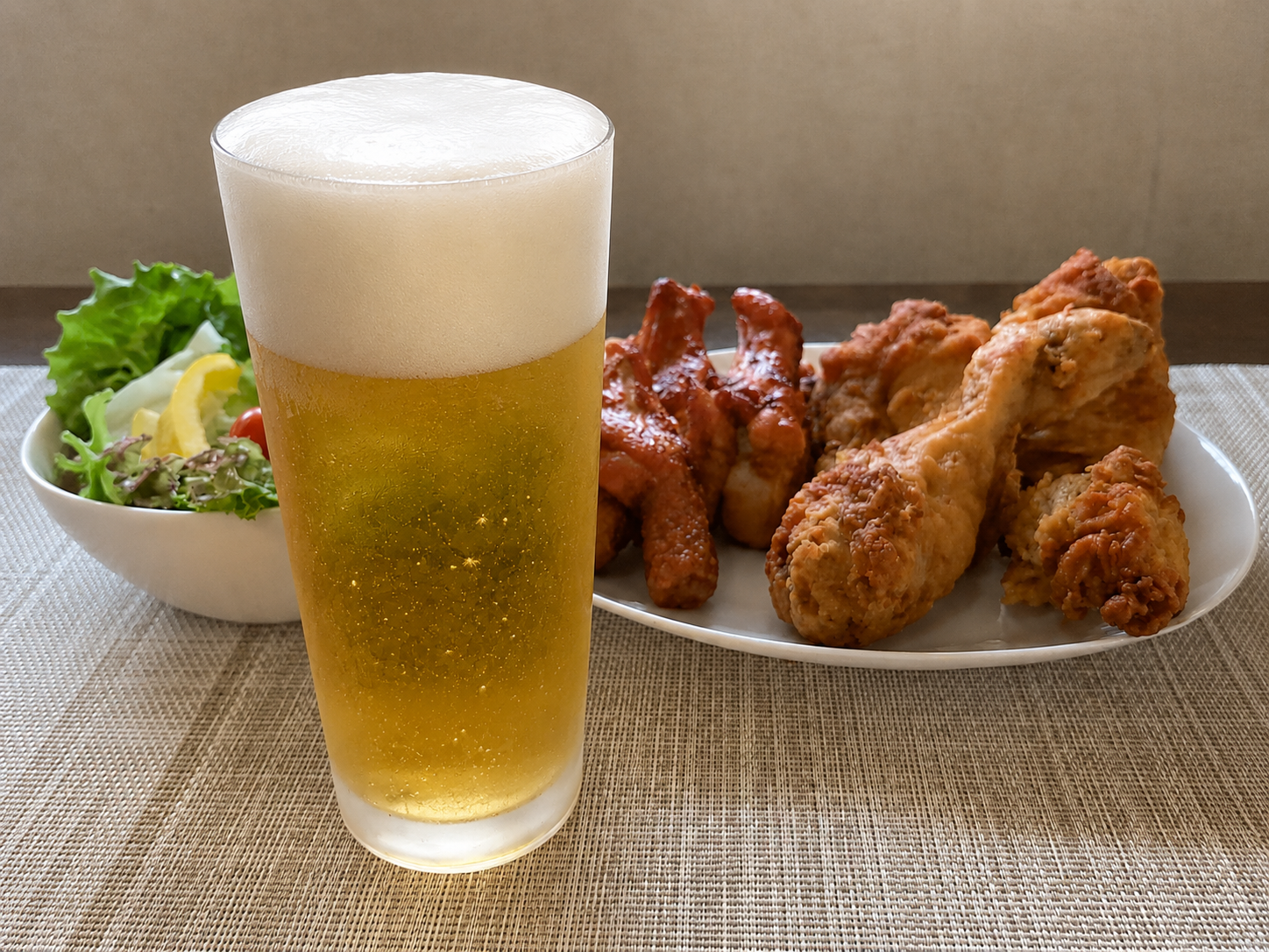 フライドチキンとビールのイメージ